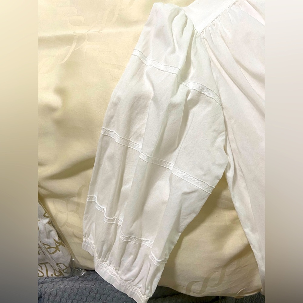 Rene Lezard white blouse with balloon sleeves to elbows. A real lady hlouse